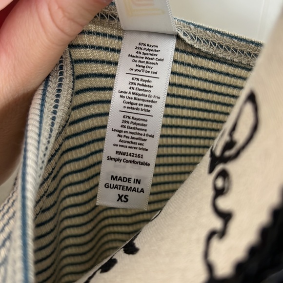 LuLaRoe Classic T - Picture 5 of 5